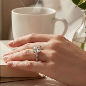 Elegant Solid Silver Cushion Cut 1.0ct Moissanite Ring
